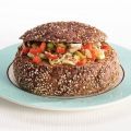 Gevulde broodbol met tonijn