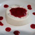 Panna cotta met frambozen coulis