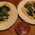 Pizza- tlayuda- met kip op Mexicaanse wijze