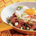Spiegelei met gebakken bonen en bacon