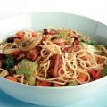 Mie-wokschotel met paksoi
