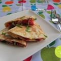 Quesadilla met salami, bosui, puntpaprika en[...]