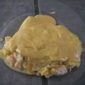Zeevruchten omelet met romige kaassaus