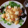 Vakantie-eten: salade met krieltjes en brie