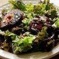 Gegrilde Pruim en Geitenkaas Salade