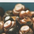 Gemarineerde kastanjechampignons