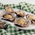 Gegratineerde oesters met rode ui