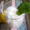 Citroengranita met rozemarijn