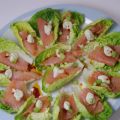 Slablaadjes gevuld met gerookte zalm en roomkaas