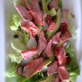 Kropsla salade met gestoomde zalm
