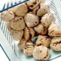 Boterzachte minimeringues met cashewnoten