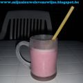 Rode vruchten milkshake