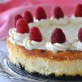 Cheesecake met frambozen en witte chocolade
