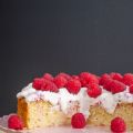 Citroen-ricottacake met frambozenroom