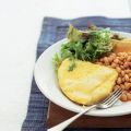 Omelet en witte bonen inÂ tomatensaus