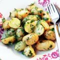 Aardappelsalade met groene kruiden