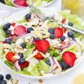 Zomerse Bessensalade met Maanzaad Dressing