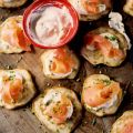 Bieslookblini's met zalm