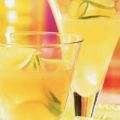 Frisse fruitdrank: limoen-ananasdrank