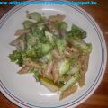 Pasta met prei, broccoli, peer en blauwe kaas