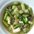 Groene curry met vis, gamba's en groene asperges