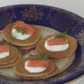 Boekweit blini's met gerookte zalm