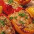 Met gehakt gevulde paprika`s
