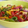 Salade van geroosterde paprika en ui