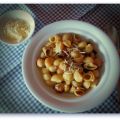 Pasta met pittige tomaten-groentensaus