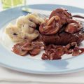 Biefstukjes met champignons en rode wijn