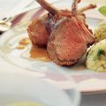 Kruidige lamsrack met munt-risotto en[...]