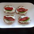 Tapas met Geitenkaas, Basilicum en Zongedroogde[...]