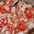 Verse tomatensalade met tonijn en mozzarella