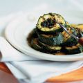 Antipasti gemarineerde courgette