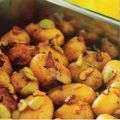 Aardappeltjes met knoflook, citroen en olijven