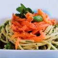lente pasta met zalm en groente