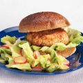 Krokante surimiburgers met vinaigrettesla
