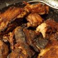 Krokant gebakken Varkensvlees met Uiensaus