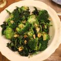 Gebakken broccoli en boerenkool met knoflook