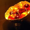 Gouden schaal in gips