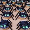 Spinnen cupcakes voor Halloween