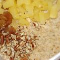 Havermoutpap met appel, rozijnen en pecannoten[...]