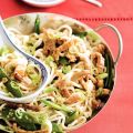 Wokschotel met varkensschnitzel en peultjes