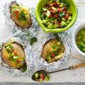Guacamole met gepofte aardappel