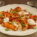 Flespompoen met gembertomaten en limoenyoghurt
