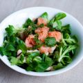 Gezonde salade: Gerookte zalmsalade met witte[...]