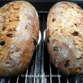 Twee Kerstbroden met amandelspijs