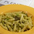 Pasta met edamame en courgette