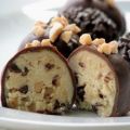 Bonbons met koekjesdeegvulling