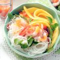 Noedels met ijsgarnalen en mango